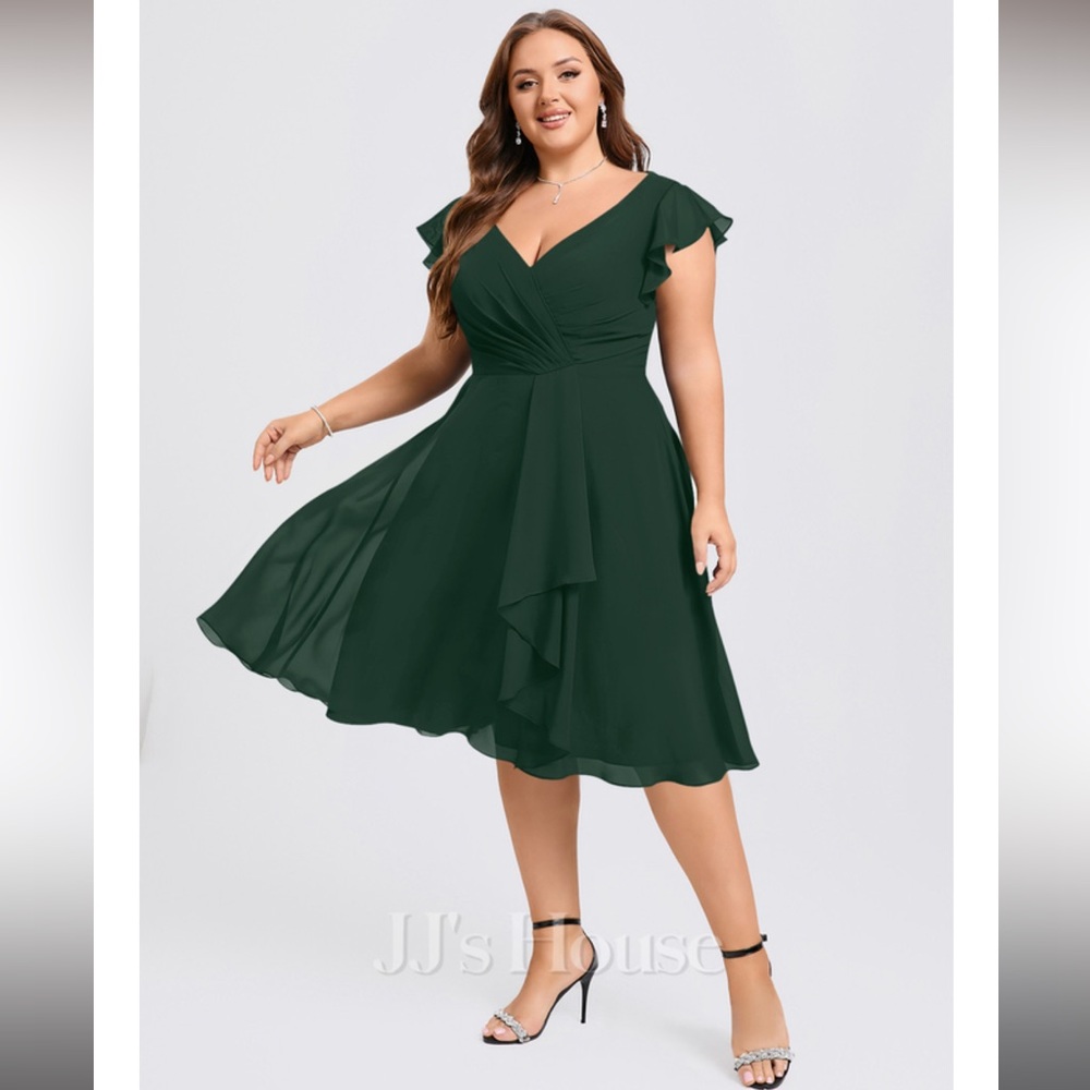JJs House Emerald Green Flutter Sleeve Formal Dress - Picture 3 of 4